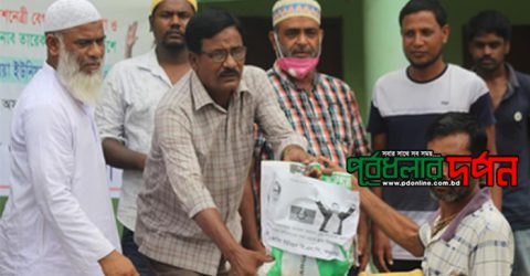 পূর্বধলা বিএনপি’র উদ্যোগে দরিদ্র পরিবারের মাঝে খাদ্য সামগ্রী বিতরণ