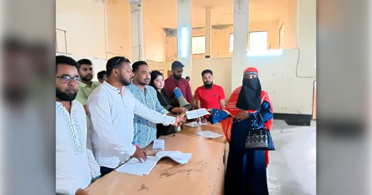 ​পূর্বধলায় এমপি মানসুরা আলমের উদ্যোগে ৩১৯ পরিবারের মাঝে প্রধানমন্ত্রীর ত্রাণ তহবিলের অর্থ বিতরণ